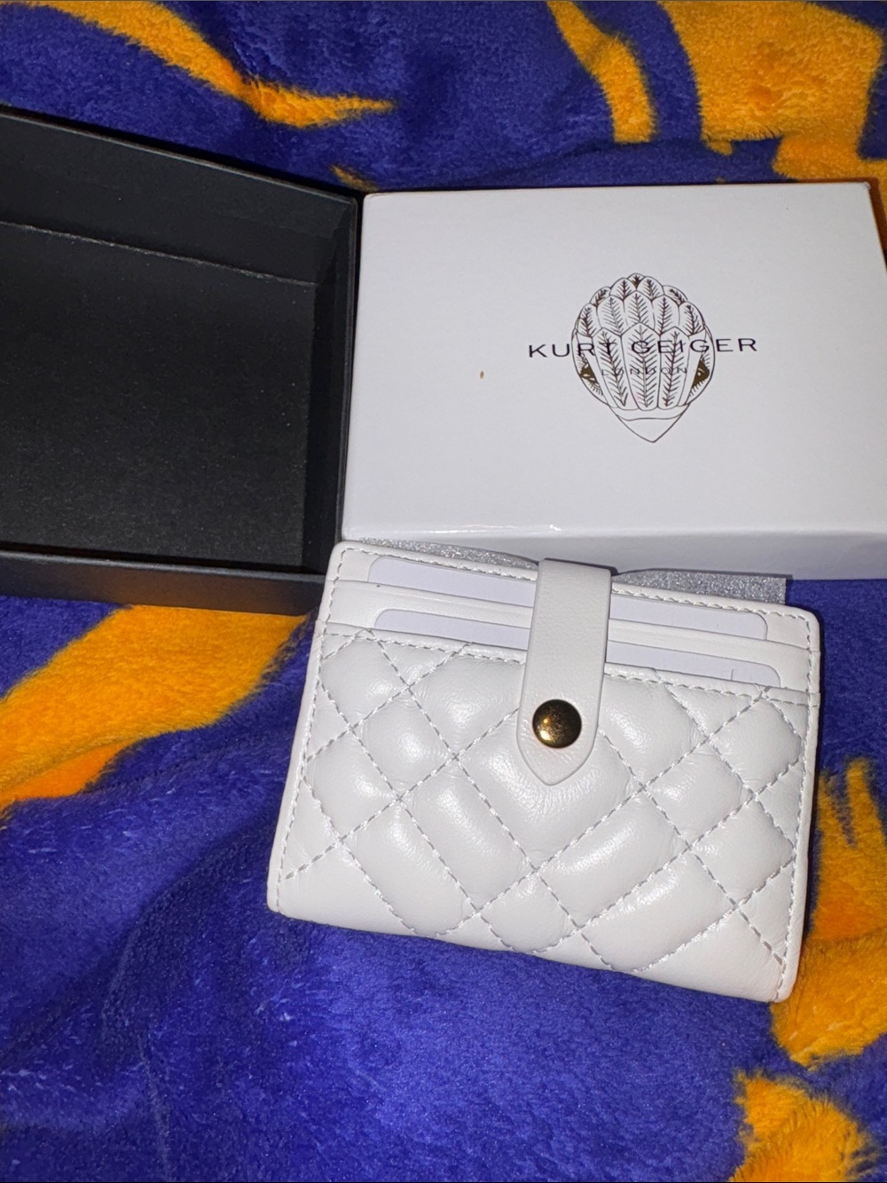 Kurt Geiger nwot NEVER USED! White Quilted Leather Card Holder with Gold Snap
